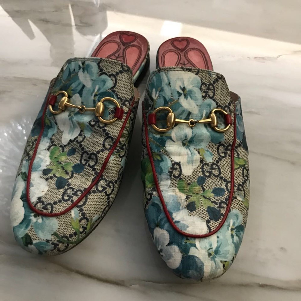 Authentic Gucci slippers size 36.5
